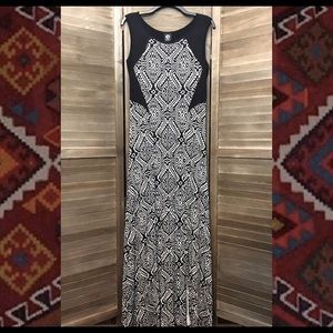 Bobeau Black and White Tribal Print Maxi Dress, Medium, NWT